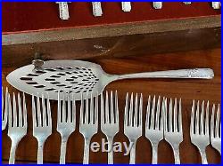 Oneida Prestige Silver Plate Flatware Set 1938 Grenoble 98 Pieces w Silver Chest