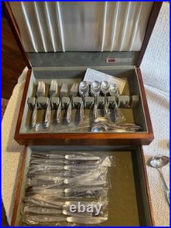 Rogers Bros 80 piece silver plate Magic Rose 12-place flatware set with chest