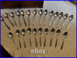 Rogers Bros 80 piece silver plate Magic Rose 12-place flatware set with chest