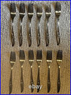 Rogers Bros 80 piece silver plate Magic Rose 12-place flatware set with chest