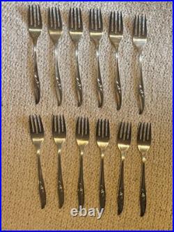 Rogers Bros 80 piece silver plate Magic Rose 12-place flatware set with chest