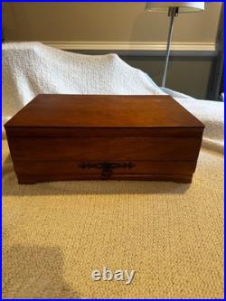 Rogers Bros 80 piece silver plate Magic Rose 12-place flatware set with chest