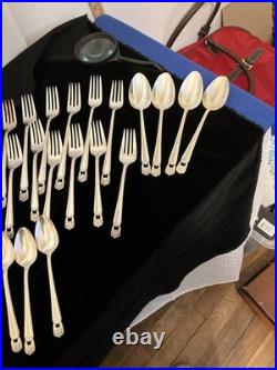 Rogers Bros. Eternally Yours flatware set 59 Pieces 1847 Silver Plate