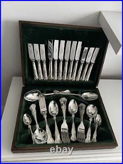 Sheffield Cavendish Collection 44 Piece Silver Plate Cutlery Set