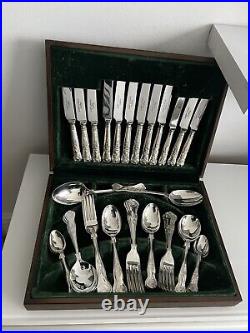 Sheffield Cavendish Collection 44 Piece Silver Plate Cutlery Set