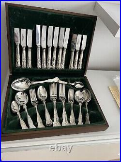 Sheffield Cavendish Collection 44 Piece Silver Plate Cutlery Set