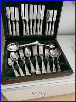 Sheffield Cavendish Collection 44 Piece Silver Plate Cutlery Set