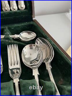 Sheffield Cavendish Collection 44 Piece Silver Plate Cutlery Set