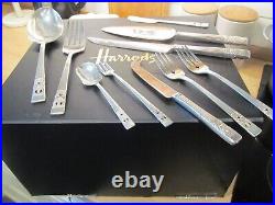 Super Selection BN Hampton Court 102 Piece Cutlery Set