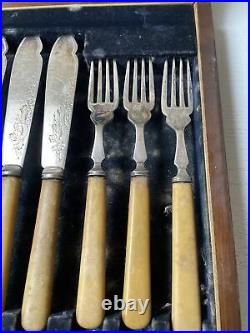 Victorian Antique Rodgers Silver Plate 24 Piece Fish Cutlery Canteen