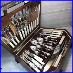 Viners 58 Piece Canteen with lovely veneered Box. Silver Plate, vintage