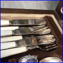 Viners 58 Piece Canteen with lovely veneered Box. Silver Plate, vintage