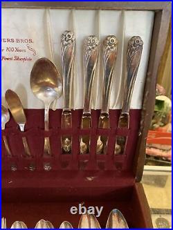 Vintage 1847 Rogers Bros Silver-Plate Daffodil Pattern Silverware 50 Pieces Box