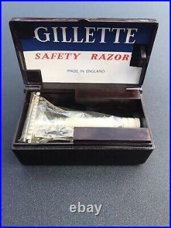 Vintage 1930s Gillette No 77 Silver Plated Two Piece Razor Bakelite Case Set