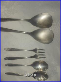 Vintage 25 Piece Silver Plate Sevice wear. Mixed lot