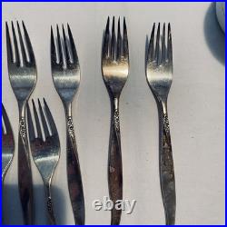 Vintage 39 Piece Oneida Community Silver plate Flatware Winsome Pattern 1959