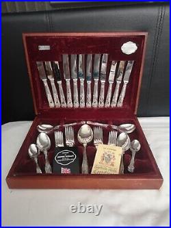 Vintage Cased Cooper Ludlam of Sheffield 44 Piece Cutlery Silver Coated Steel
