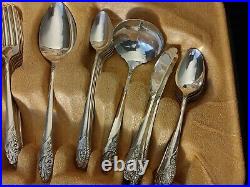 Vintage Community Oneida Evening Star Silver Plate 67 Piece Silverware With Case