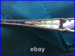 Vintage Oneida Brand Silver EPNS Cutlery Canteen 66 Piece Eight Dinner Settings