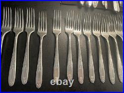 Vintage Oneida Community Plate Grosvenor Silver Plate Set 98 Pieces