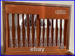 Vintage Oneida Flirtation pattern silver plated canteen of 44 pieces