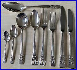 Vintage Oneida Hampton Court Silver Plated 50 piece set