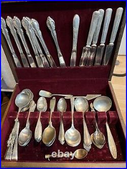 Vintage WM Rogers International Silver / Silverplate Flatware Lot 125 pieces