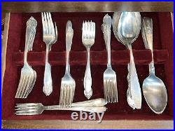 Vintage WM Rogers International Silver / Silverplate Flatware Lot 125 pieces