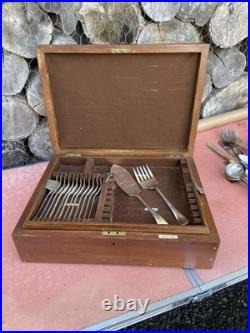 Vintage silver plated Mappin & Webb rattail 38 piece cutlery canteen oak box